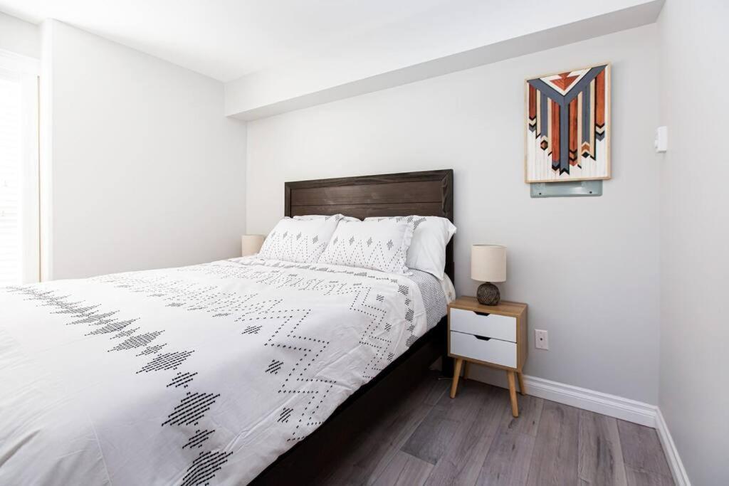 Beautiful & Cozy 1 Bedroom 1 Bath In The Westshore Victoria Exterior foto